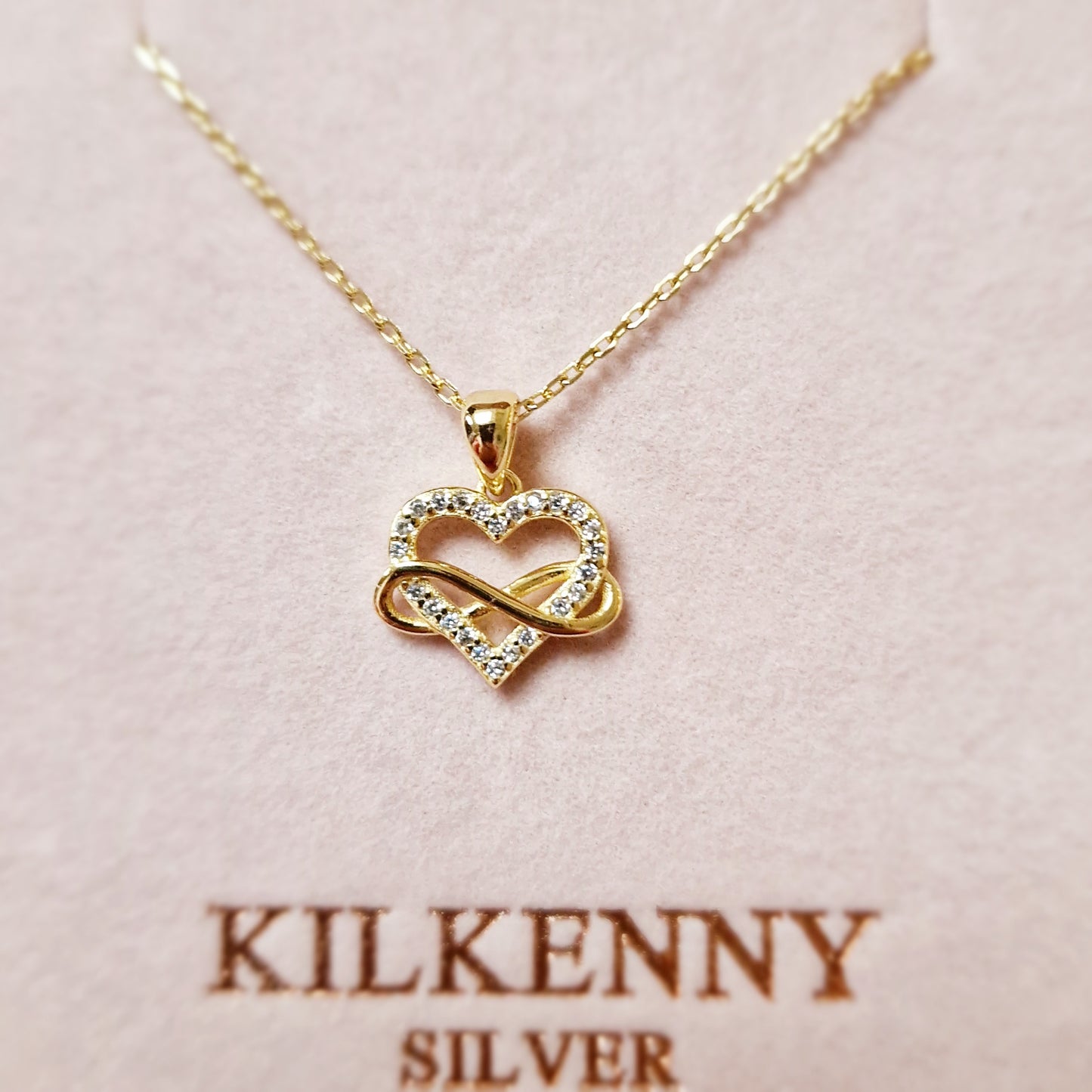 Elegant Heart Infinity Necklace – Yellow Gold