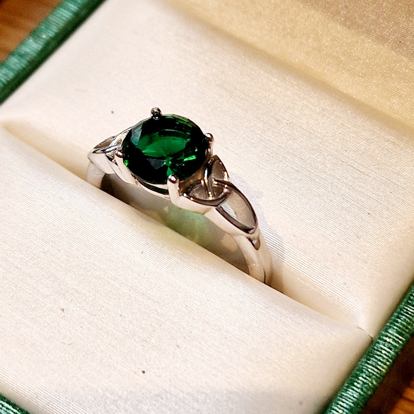 Ring with Cubic Zirconia framed with Rose Gold Trinity Knots R267 Emerald