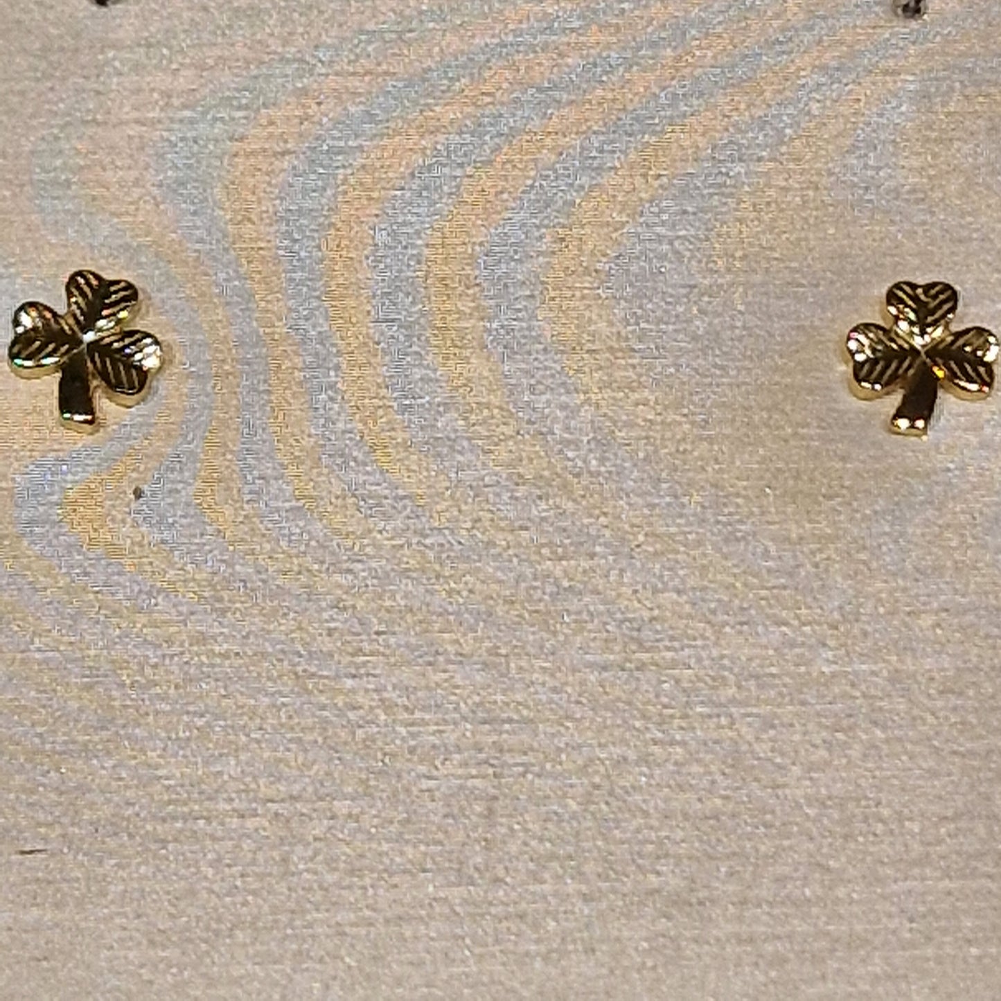 Small Gold shamrock Studs earrings KS149