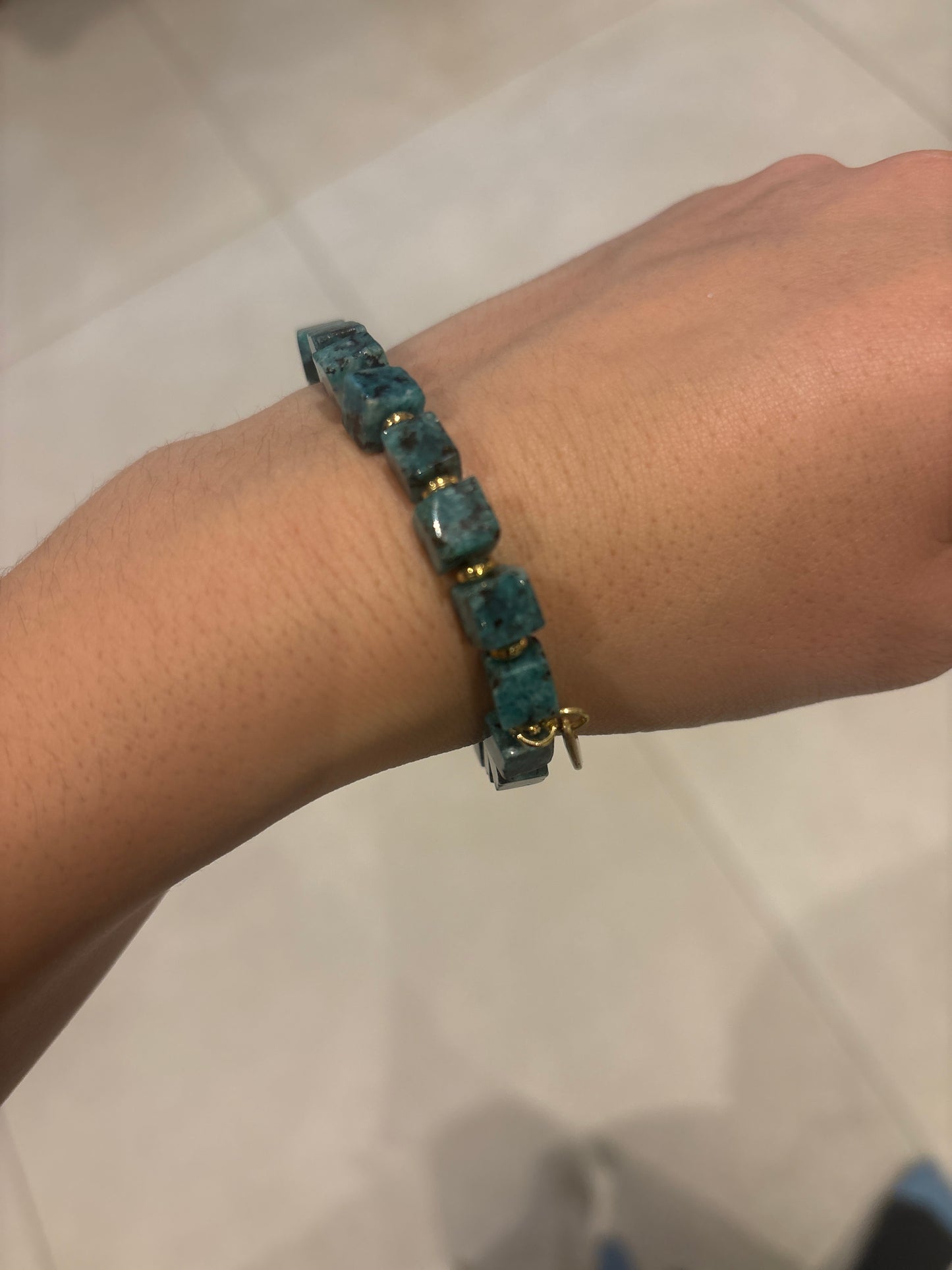 Cube Stone-Row - Elasticated - Emerald Bracelet