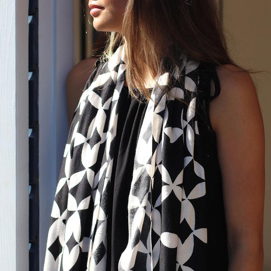 Bamboo black and white geo print scarf 52898