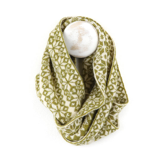 Olive and cream scandi starflower snood