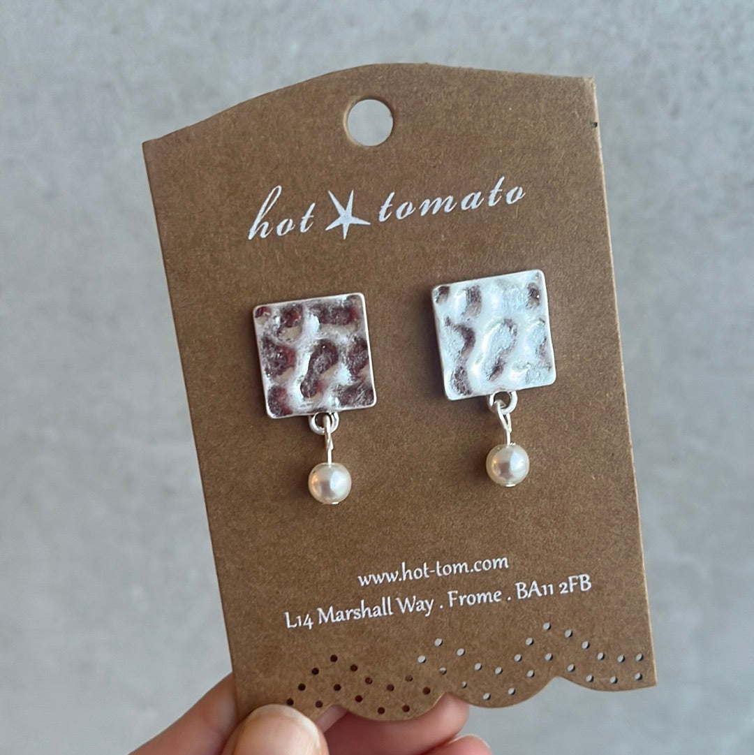 LF786 Squared Up Studs W/Teeny Pearl - Worn Silver