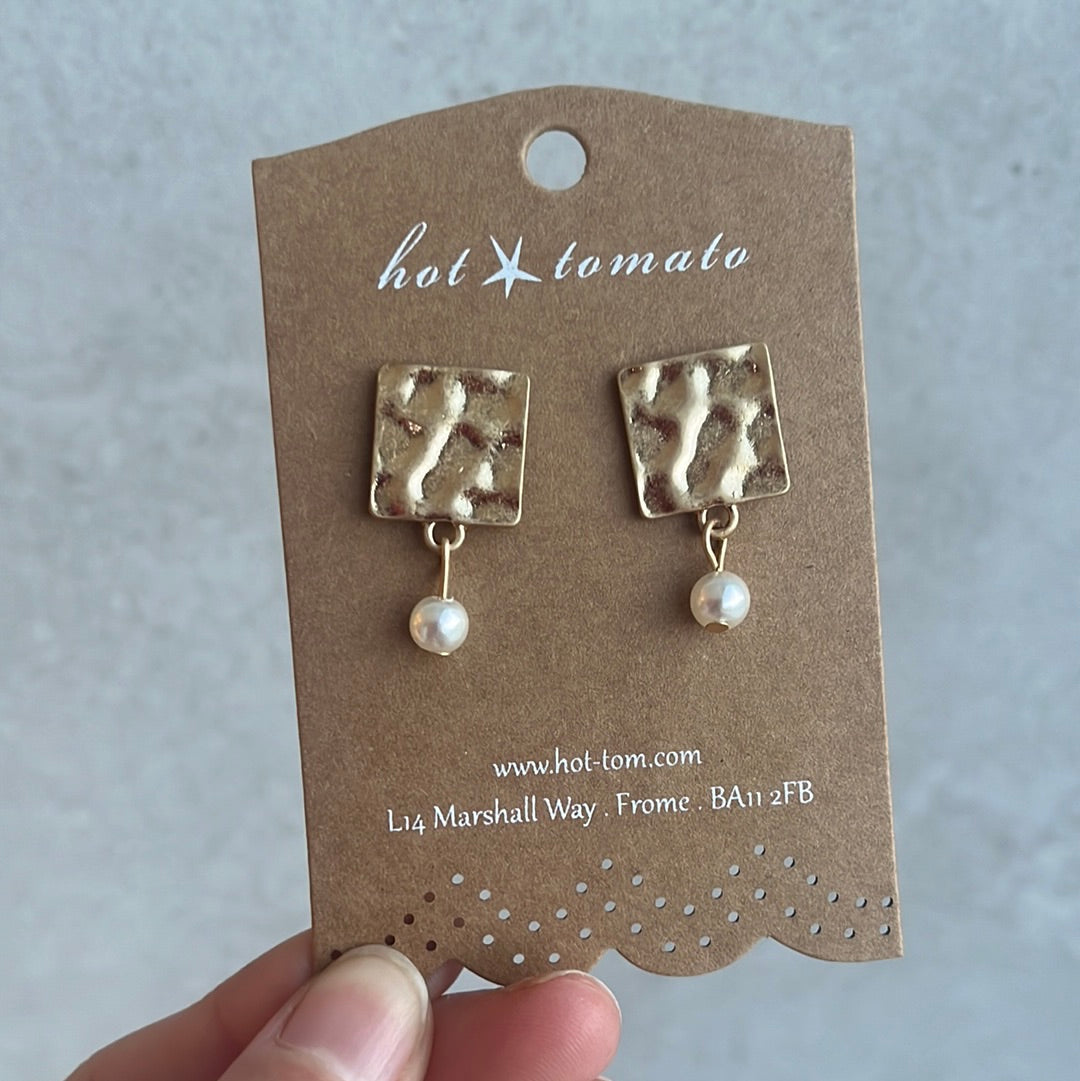LF787 Squared Up Studs W/Teeny Pearl - Worn Gold