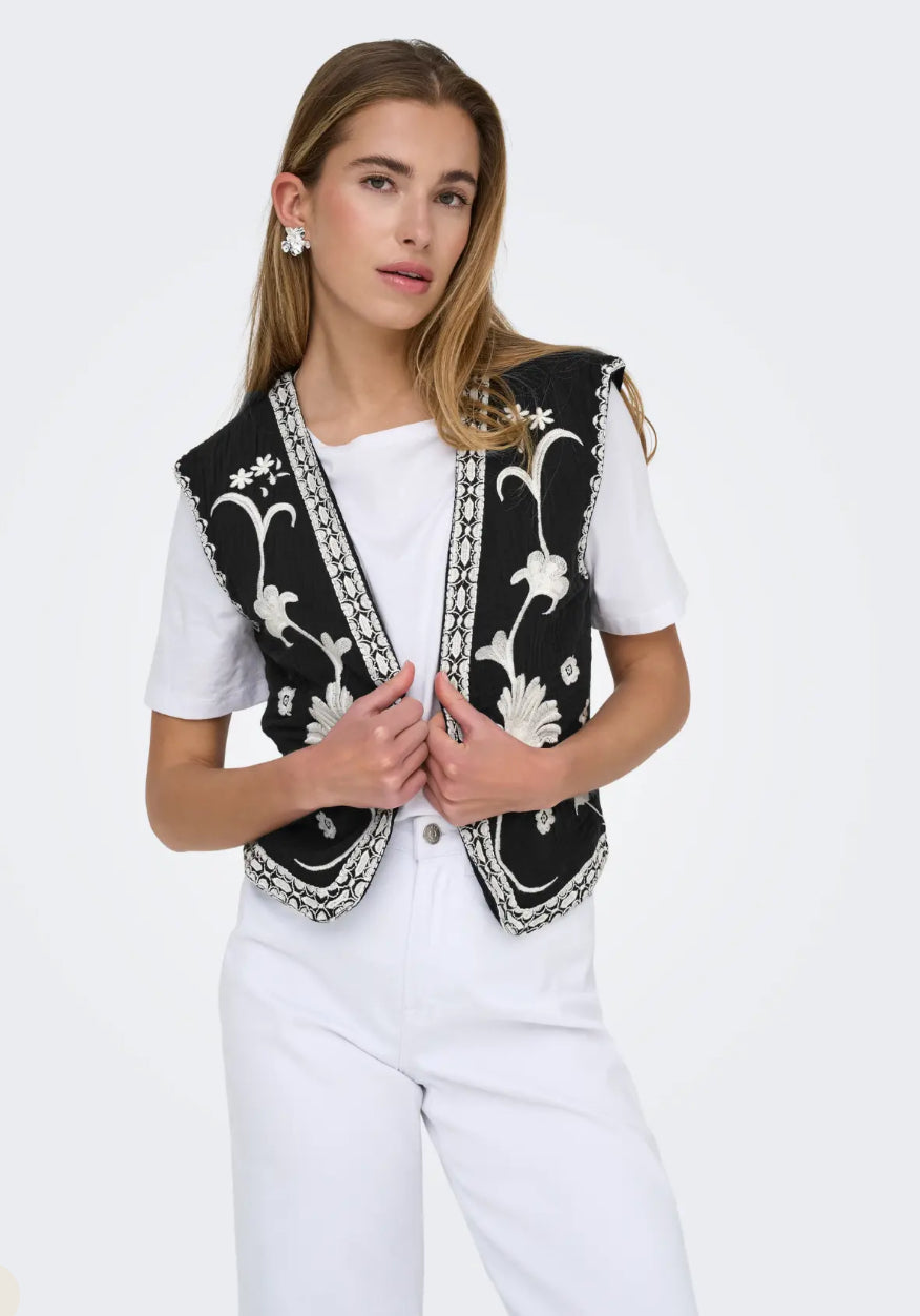 ONLTHYRA Life Vest Cloud Dancer 15320211