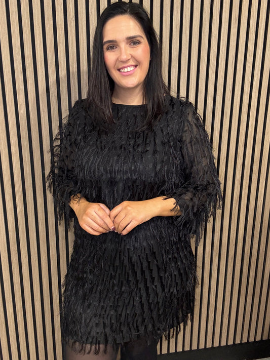Fleur o-neck black feather dress 3/4 sleeve