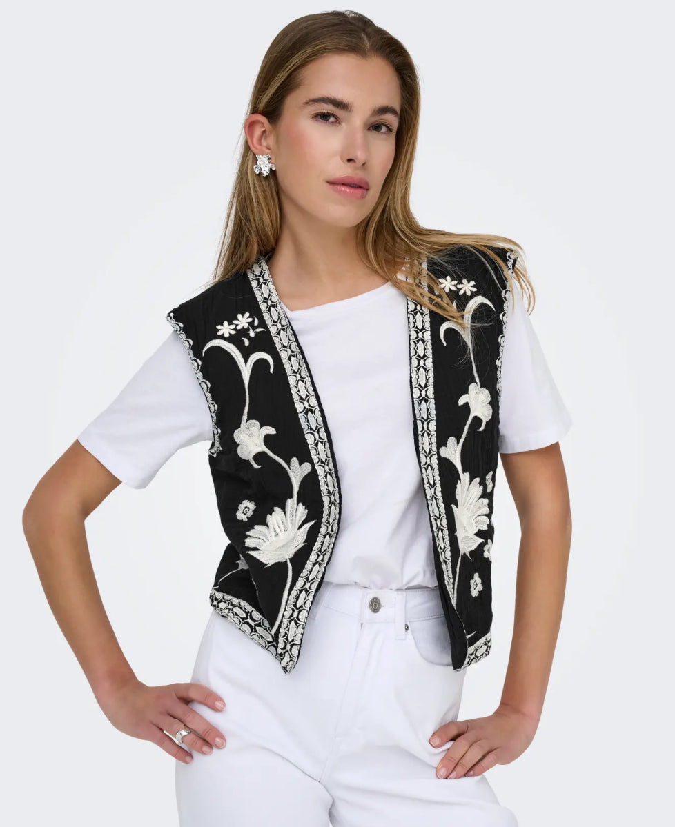 ONLTHYRA Life Vest Cloud Dancer 15320211