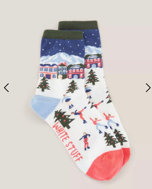 SKATER SOCKS IN A CRACKER