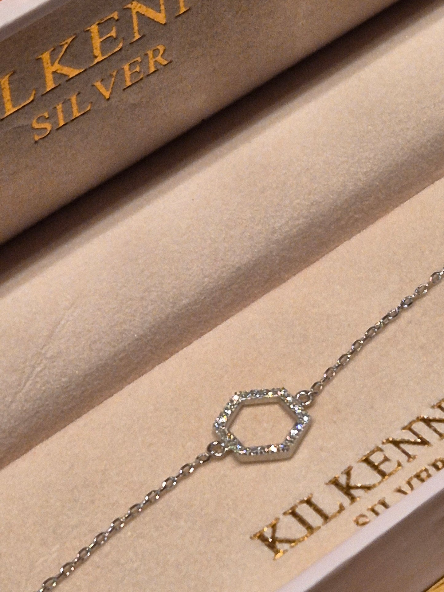 SILVER FINE HEXAGON BRACELET L3266