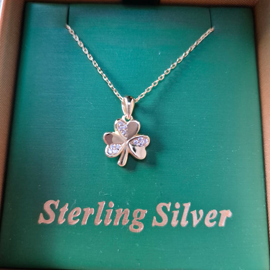 SHAMROCK PENDANT AND CHAIN Gold CS327