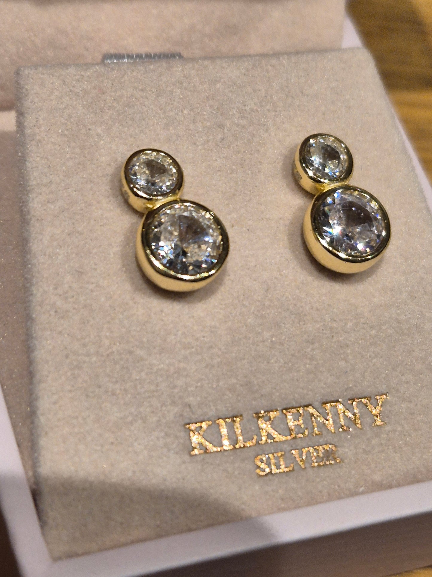 Drop stone earring with stone E2005