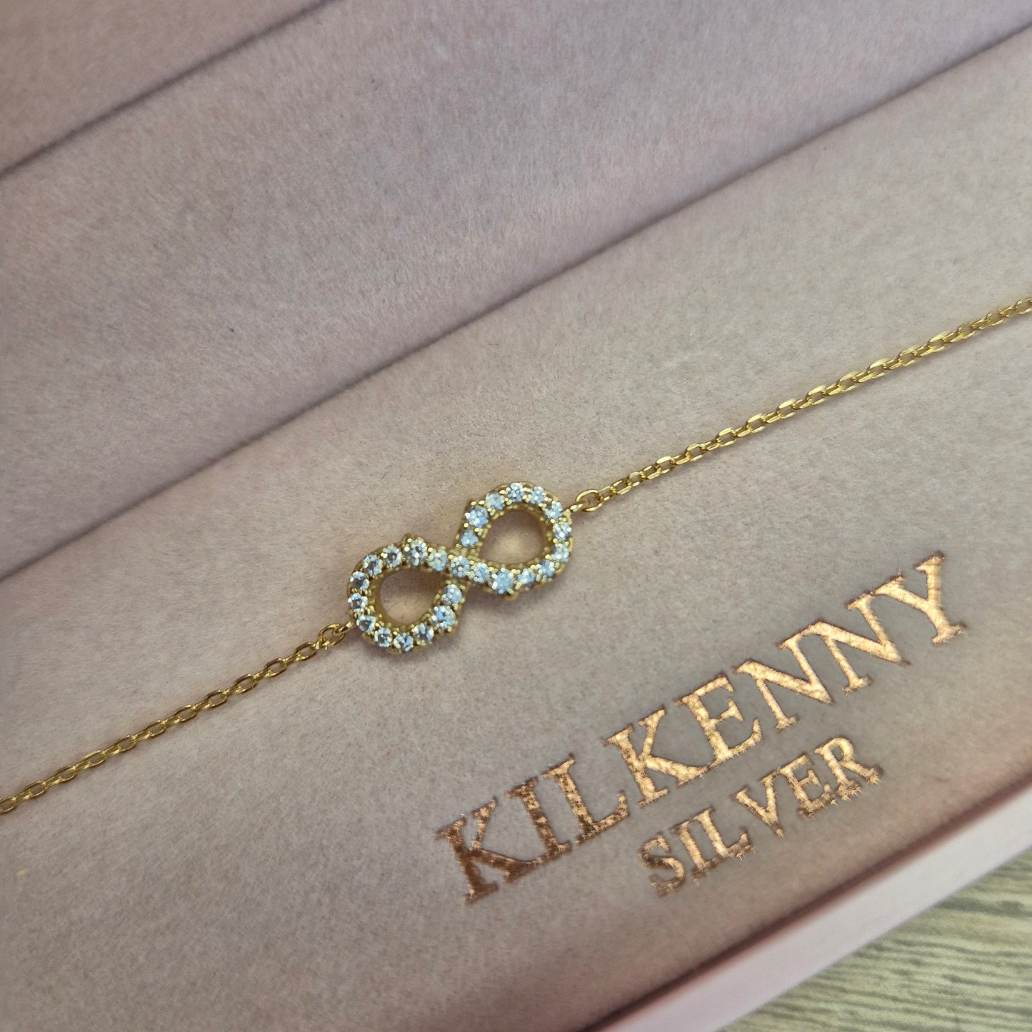 YG INFINITY BRACELET L3135