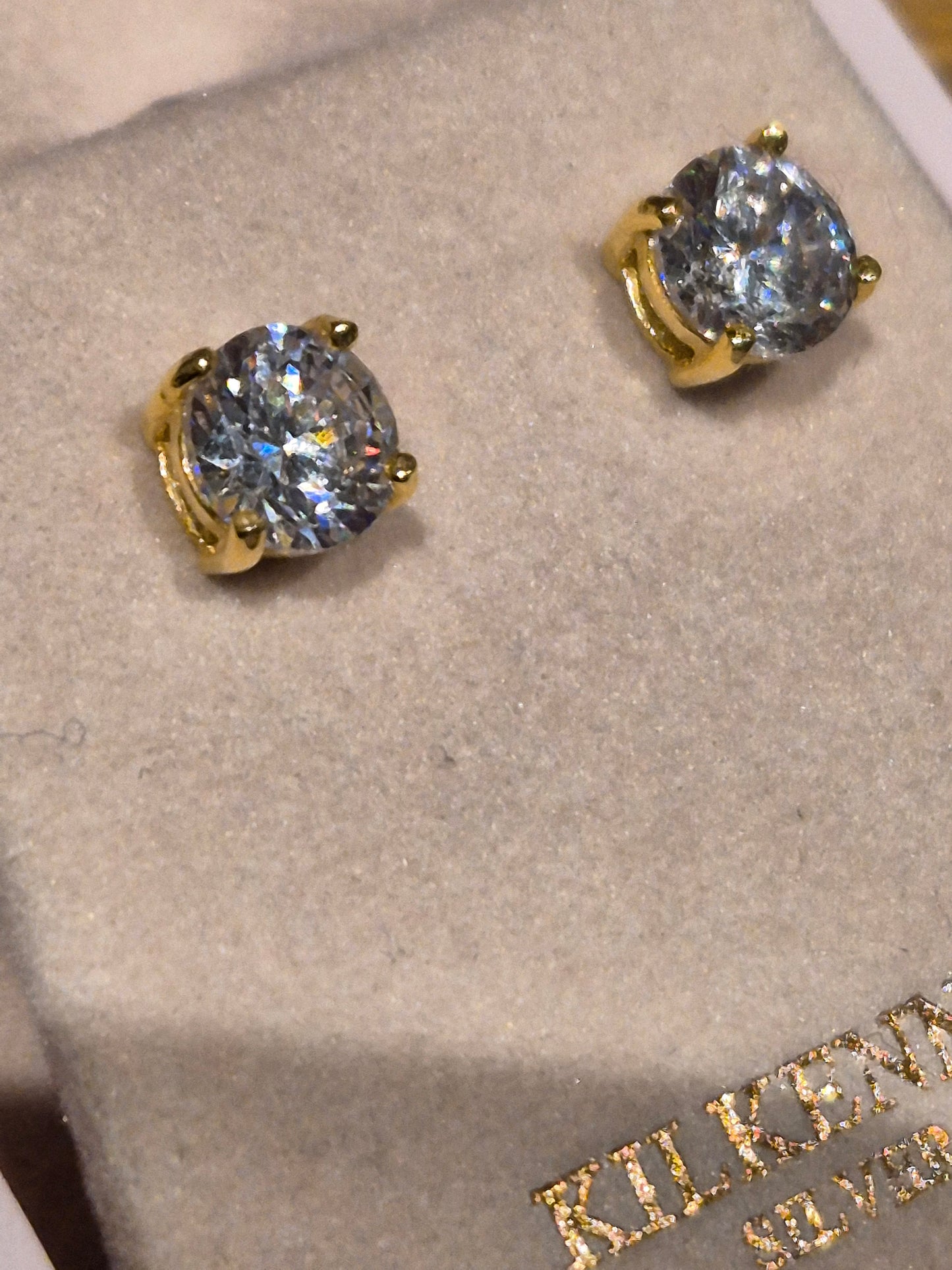Medium Gold Studs with clear stone E154