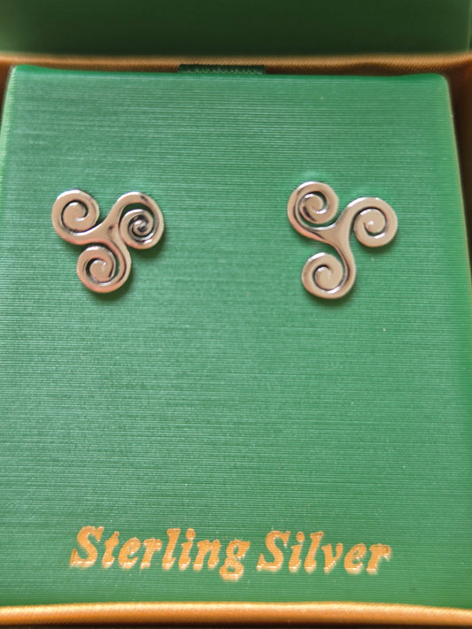 Triskele stud earrings ks1037