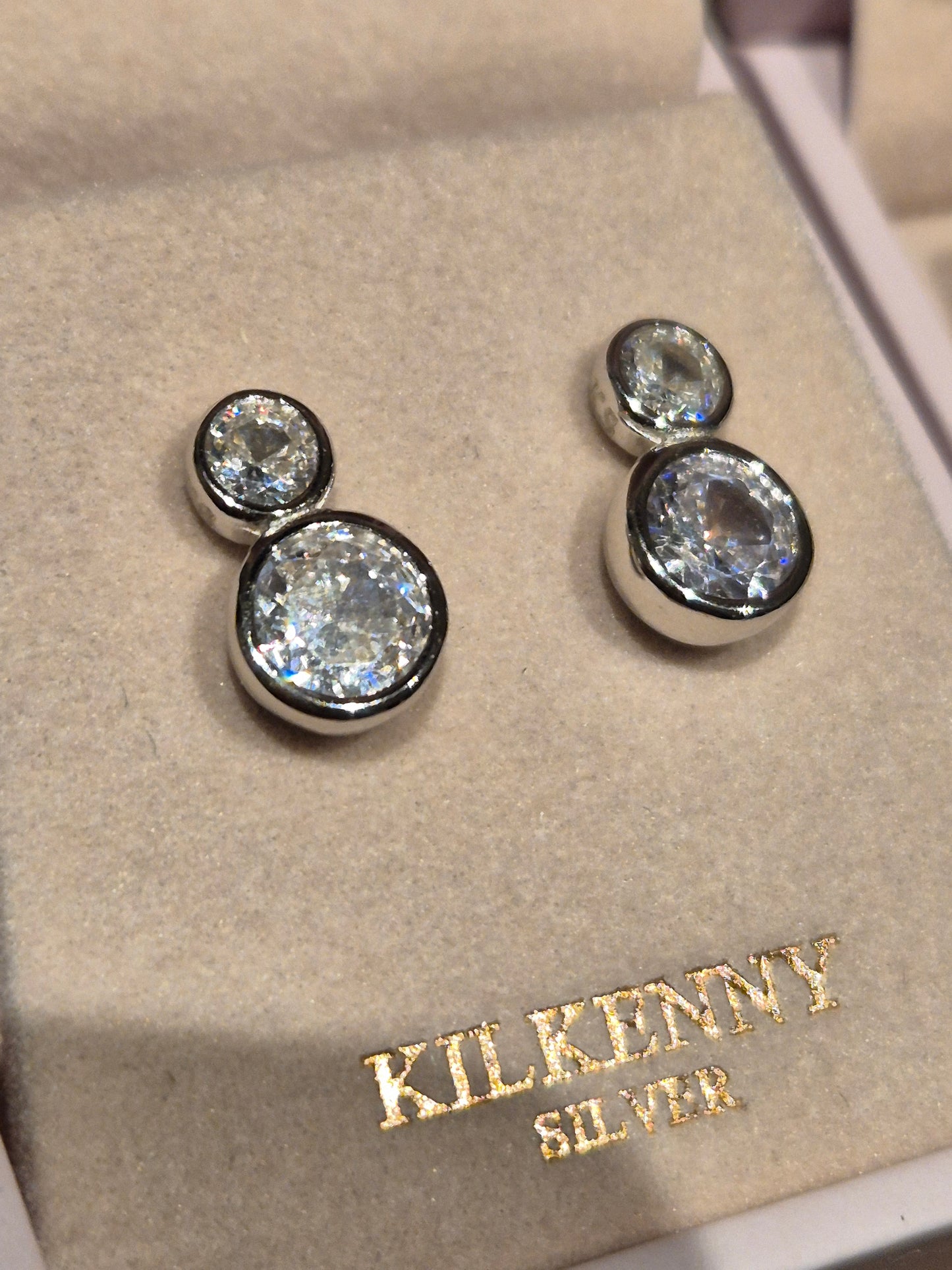 Drop stone earring with stone E2005