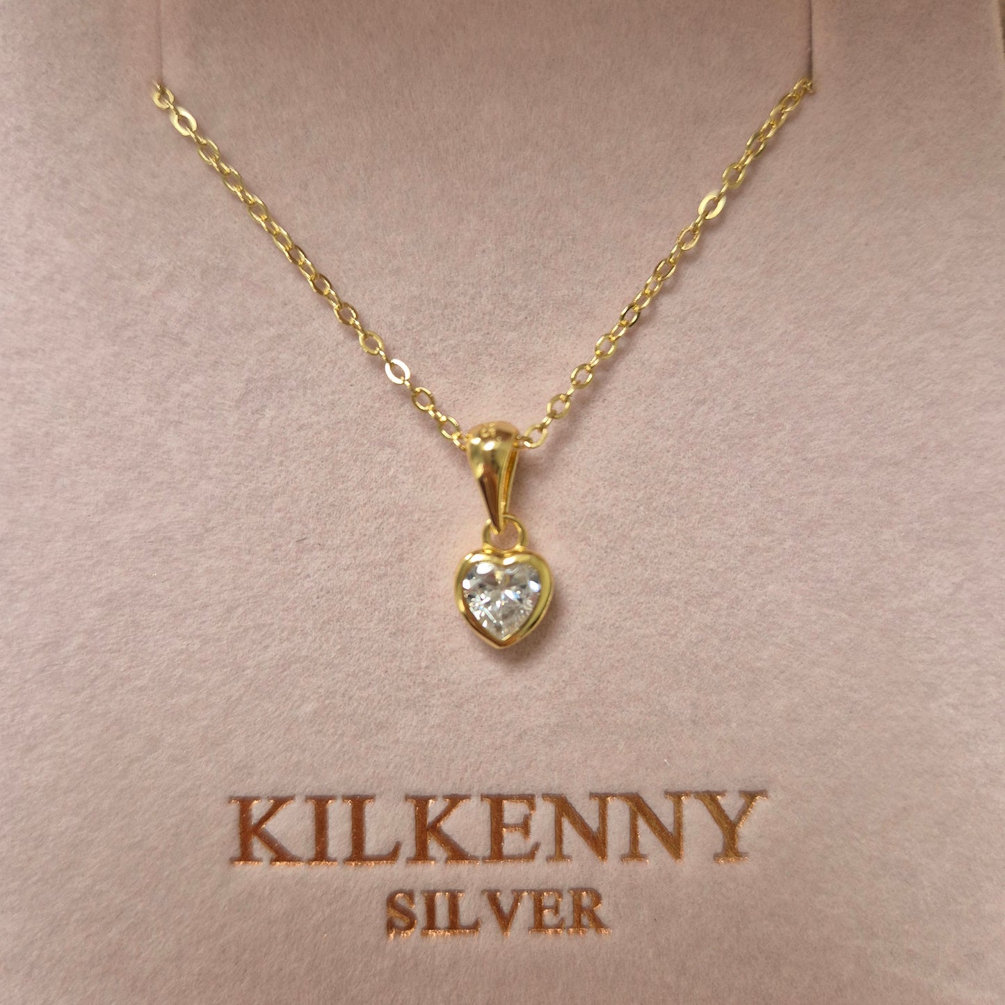 GOLD LOVE HEART NECKLACE L3150