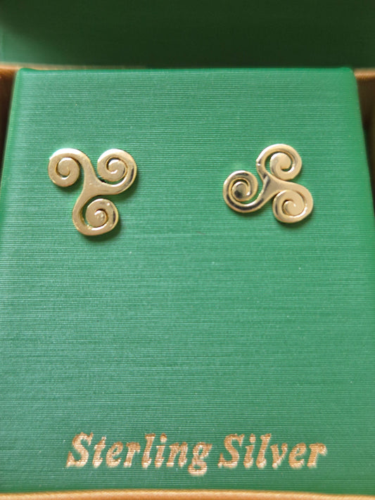Triskele stud earrings ks1037
