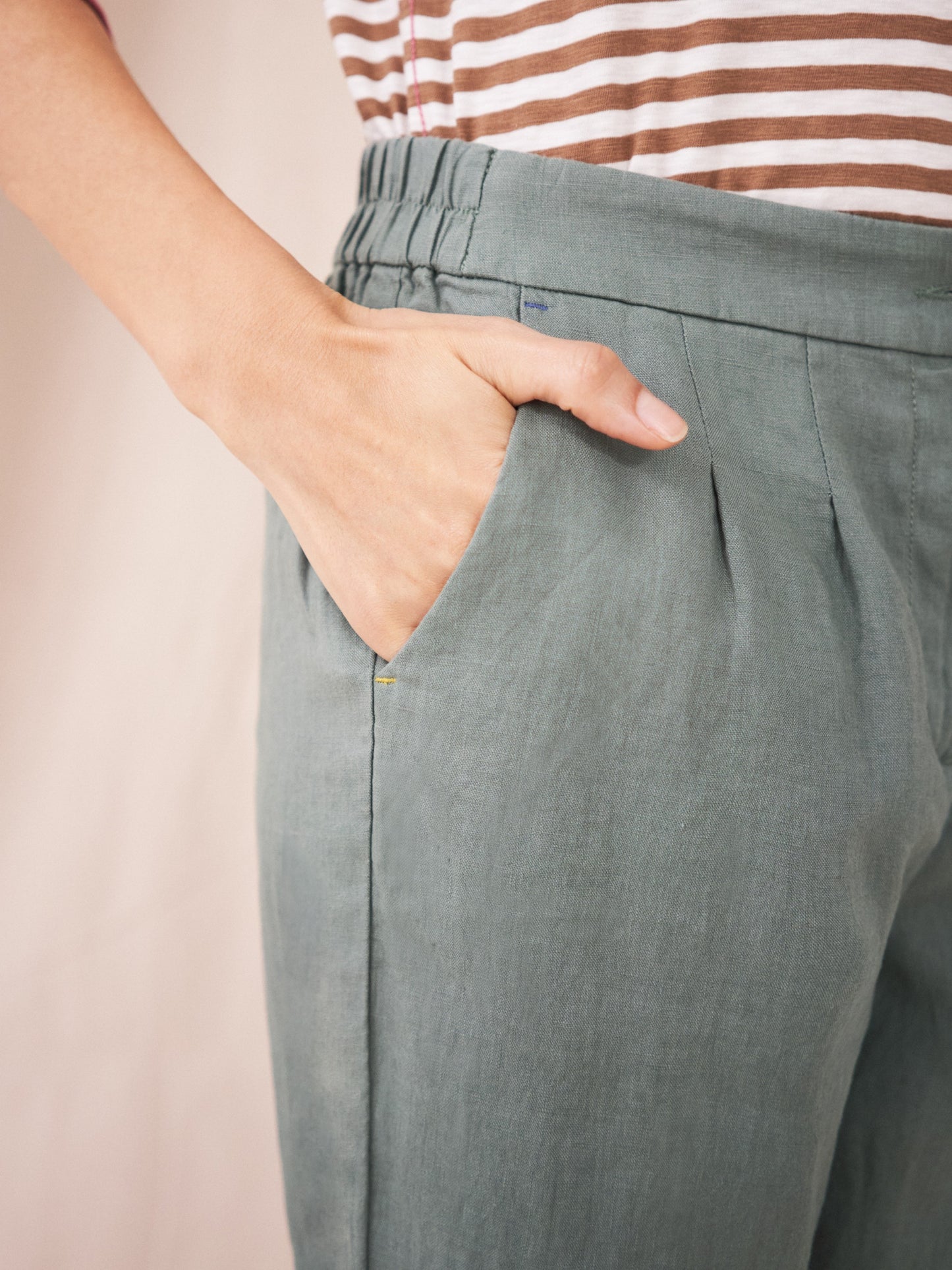 MADDIE LINEN TROUSER
KHAKI GREEN