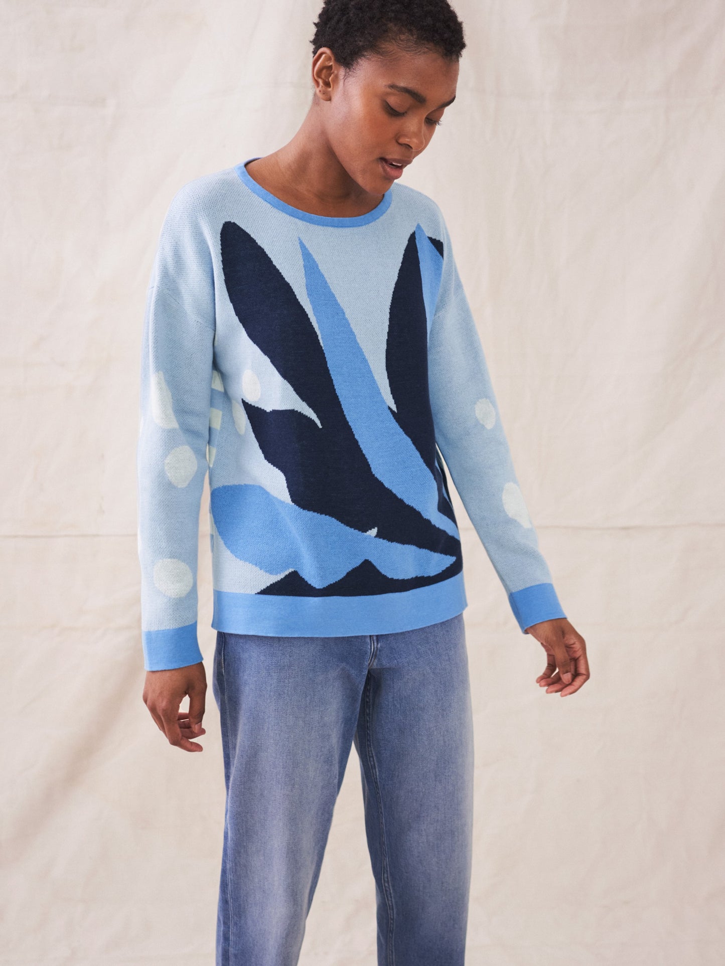 ABSTRACT FLORAL JUMPER
BLUE MULTI