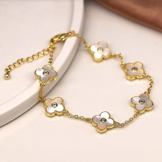 Golden chain and quatrefoil bracelet