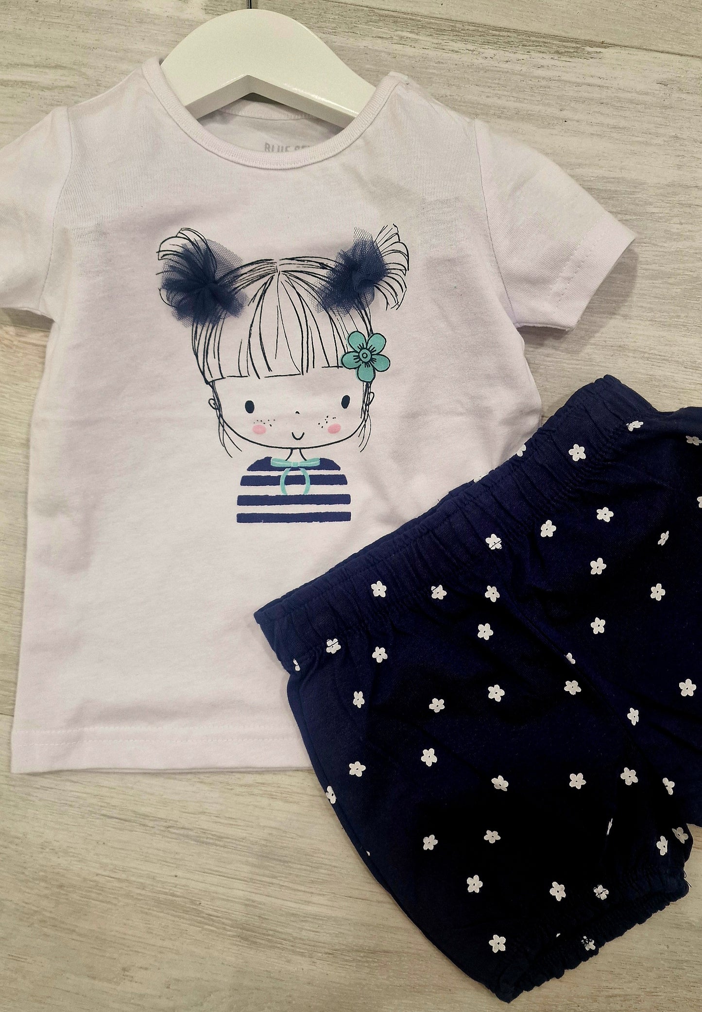 Tshirt and shorts set - navy flowers