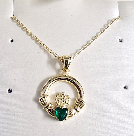 EMERALD CLADDAGH PENDANT AND CHAIN Gold