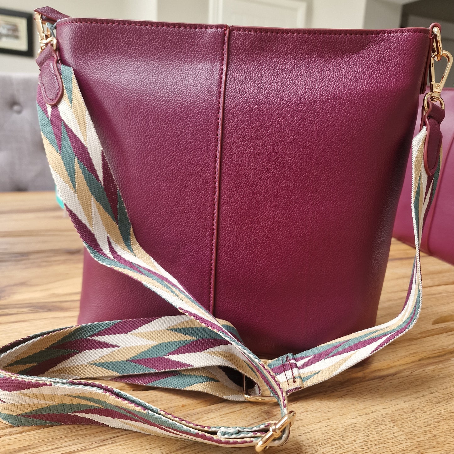 Wine Vegan Leather shoulder bag with woven strap