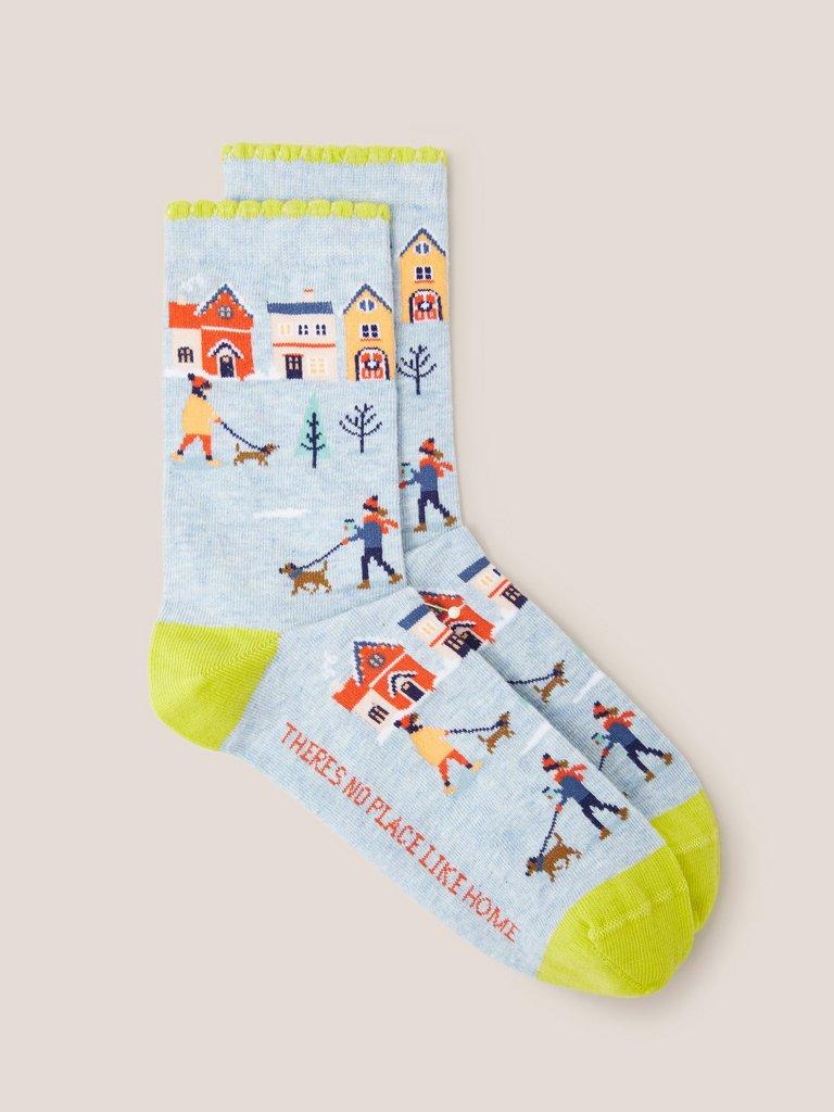 SCENIC HOUSE ANKLE SOCKS
IN BLUE MULTI