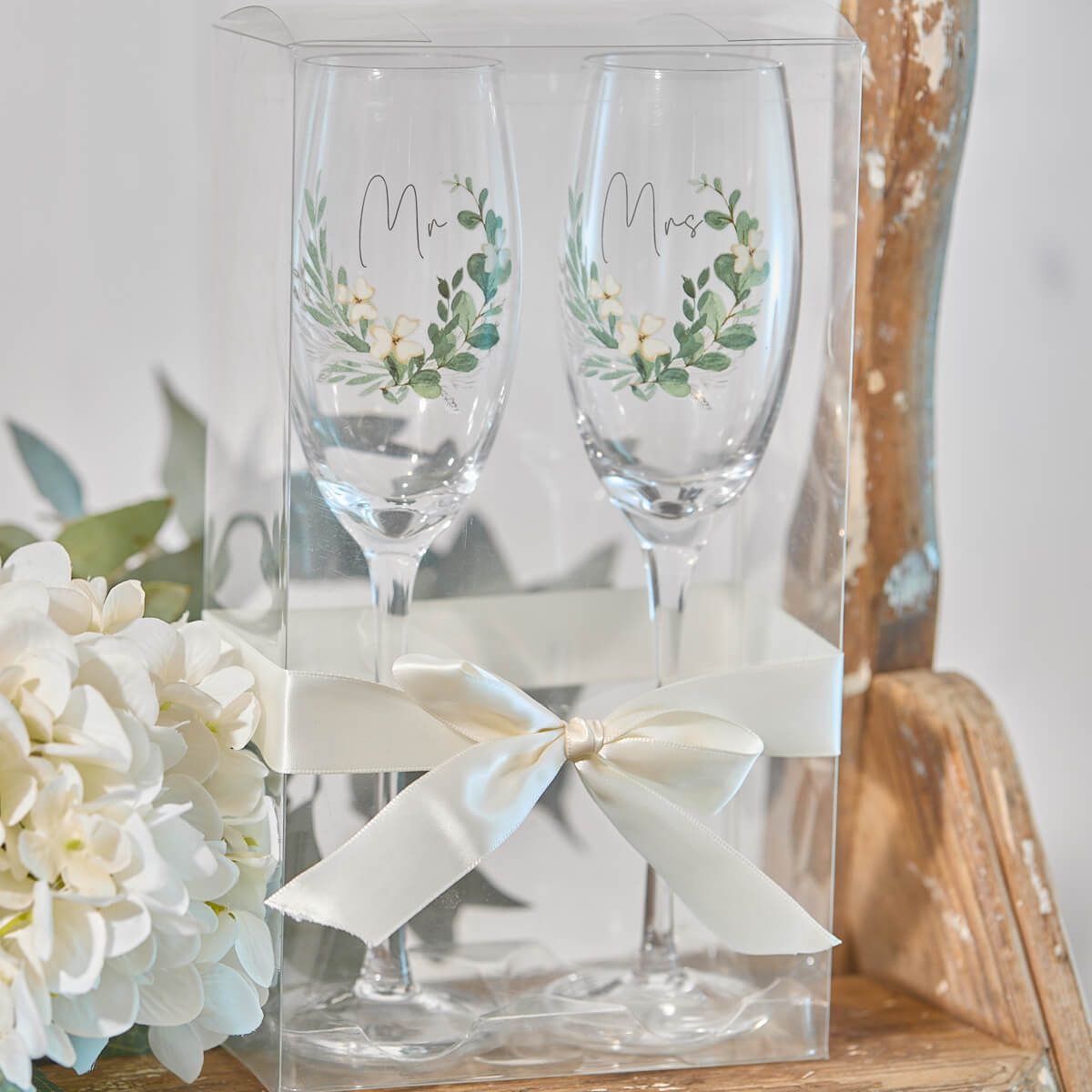 GLASS WEDDING MR & MRS CHAMPAGNE FLUTE SET IN CLEAR PVC GIFT BOX