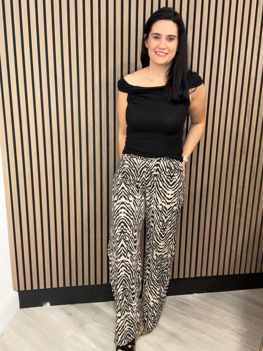 Rachel wideleg HW black zebra print jeans