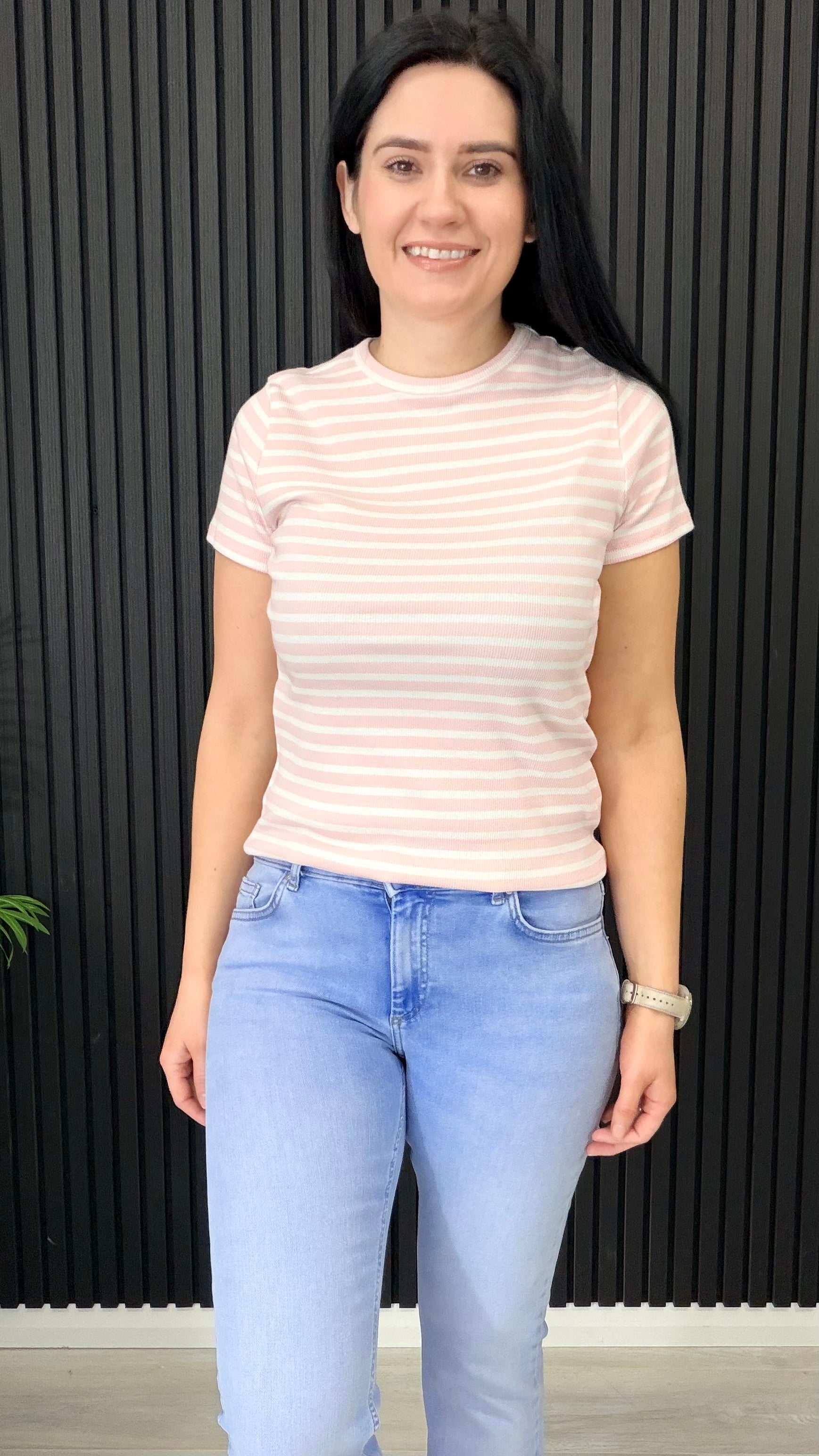 Sally striped t-shirt with short sleeves and fitted shape