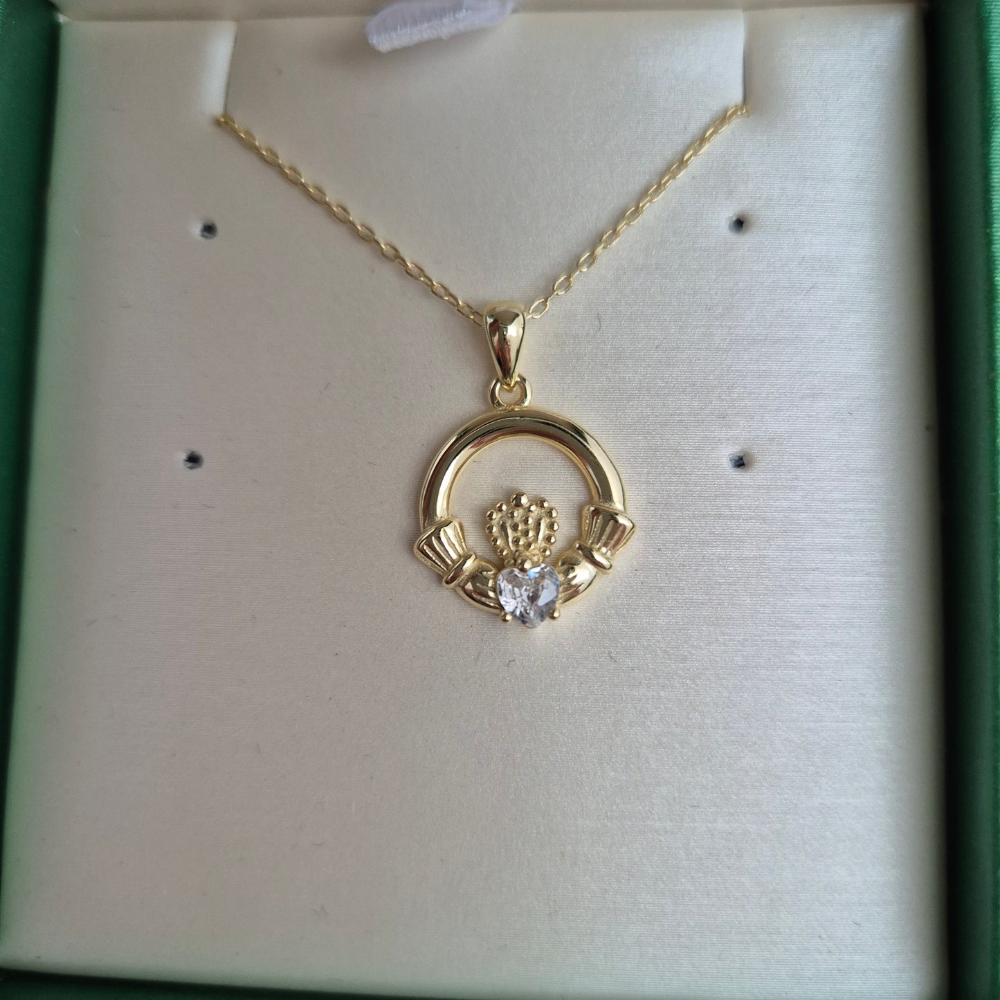 CLEAR STONE CLADDAGH PENDANT AND CHAIN Gold CS127