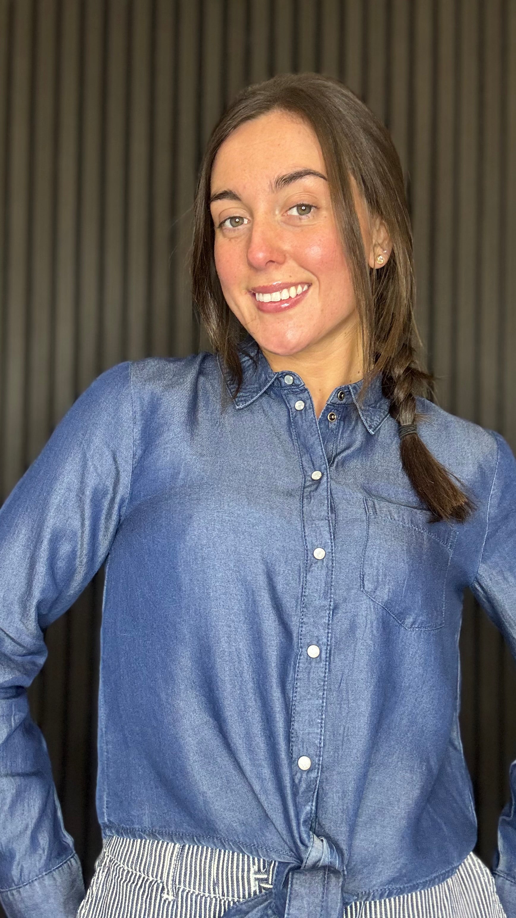 Lightweight denim / chambray fabric

Tie-front hem for a flattering fit

Classic button-down design

Long sleeves with buttoned cuffs

Chest pocket detail

Easy casual and smart-casual styling
