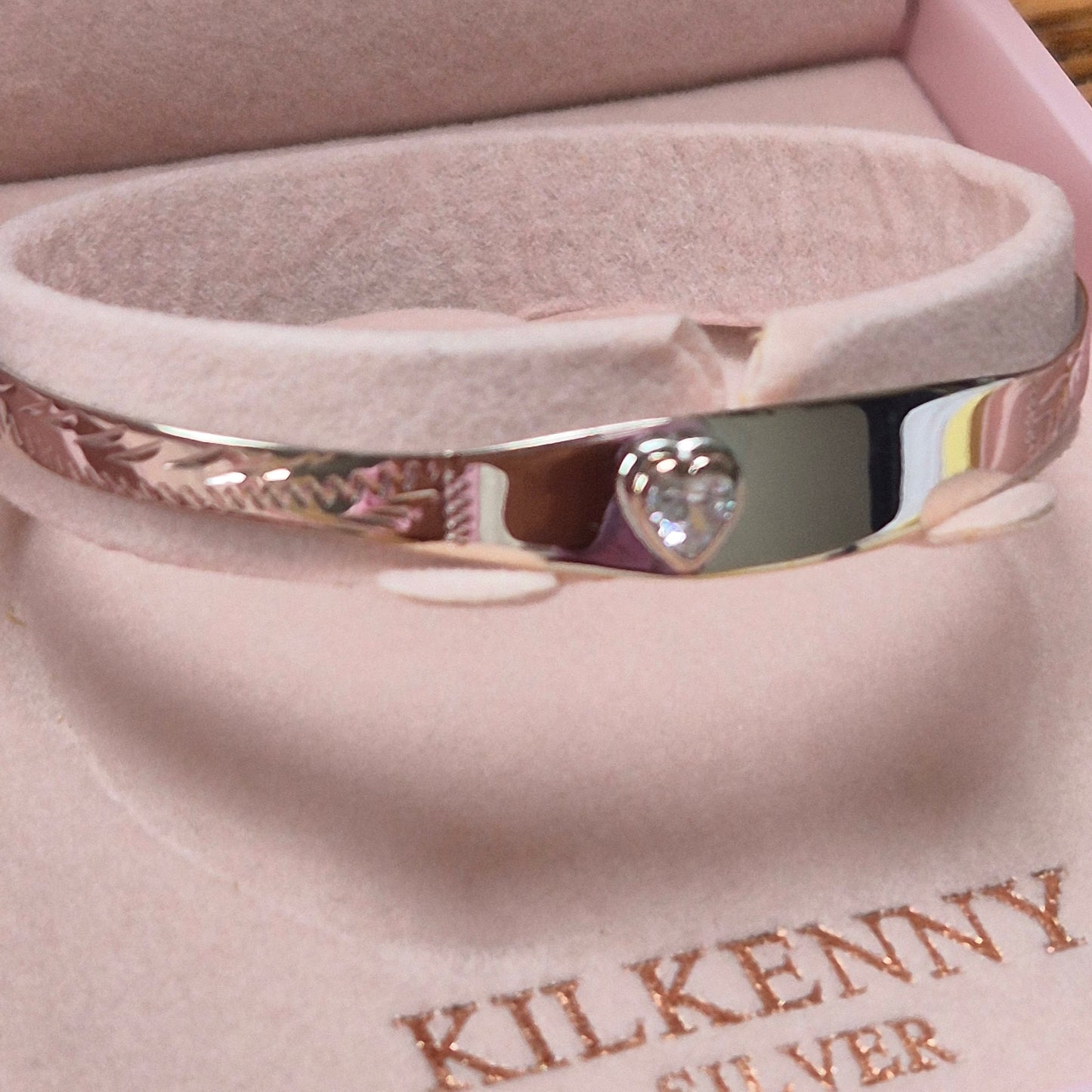 Celric heart bangle with stone