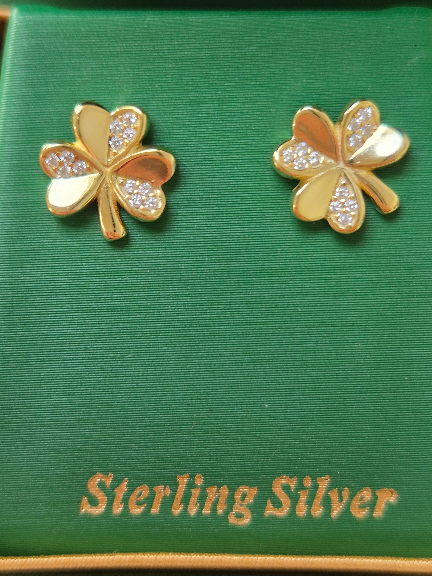 Gold shamrock Studs earrings CS326