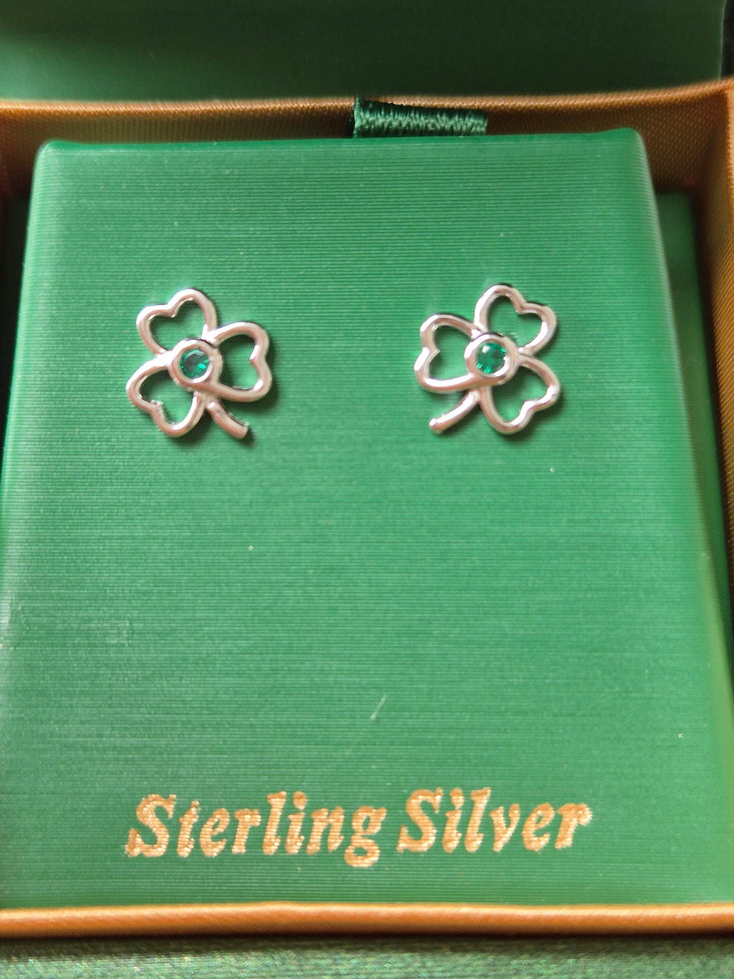 Fine Shamrock Studs earrings CS339