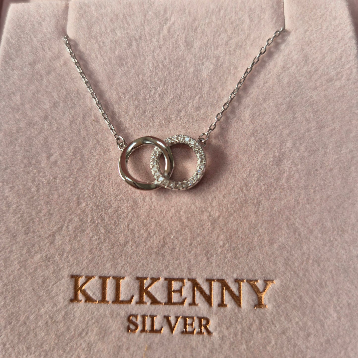 Interlocking circles with stones necklace